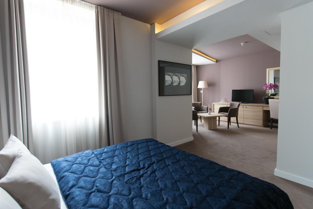 New City Hotel & Restaurant Ni المظهر الخارجي الصورة