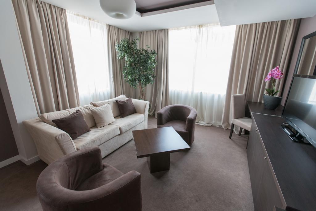 New City Hotel & Restaurant Ni المظهر الخارجي الصورة